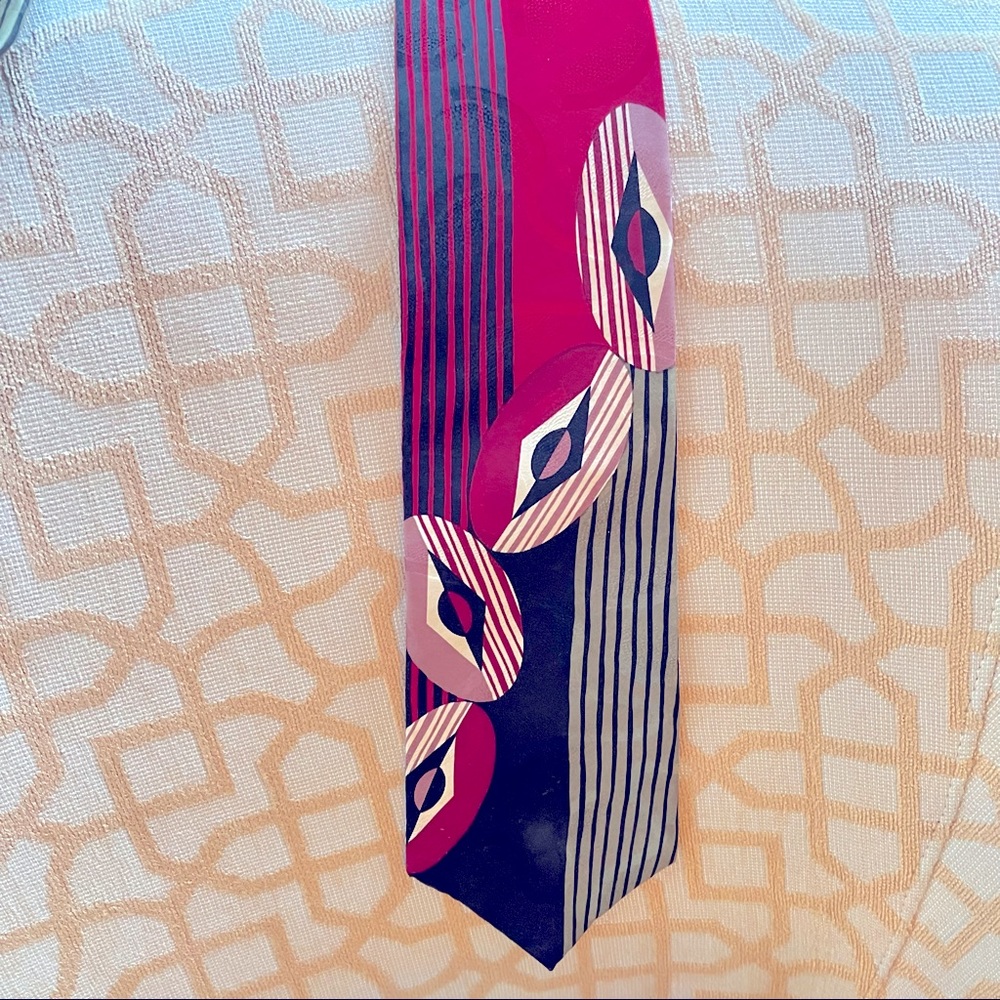 Vintage Oscar De La Renta Necktie 100% Silk Tie